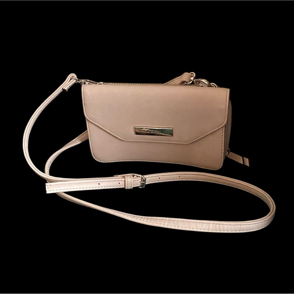 Nine West Crossbody Bag Beige/Pale Pink Adjustable Strap Purse EUC - Picture 2 of 14